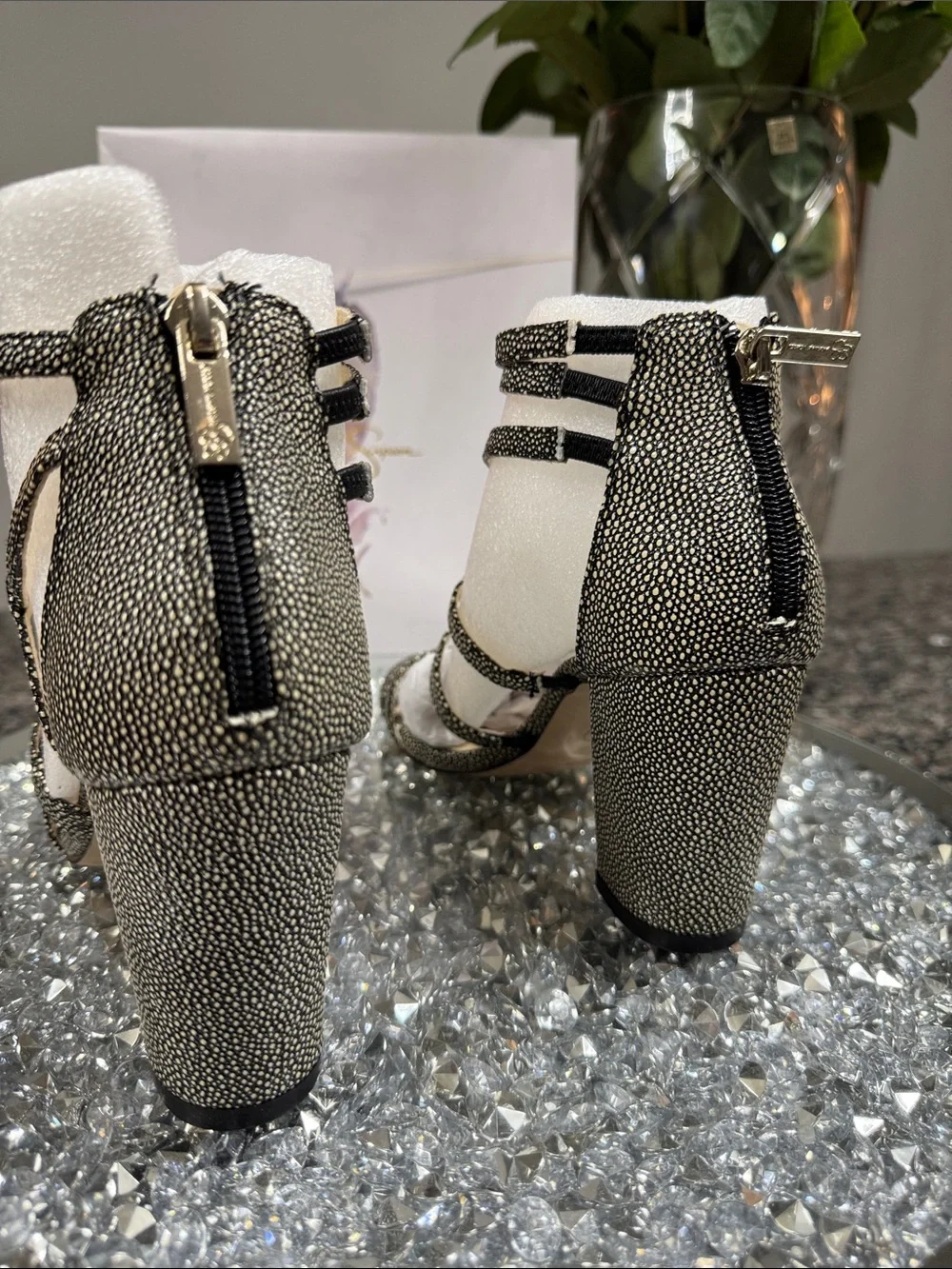 Jessica Simpson Black and Cream Textured Strappy Block Heel Sandal NEW 7 - Picture 10 of 15